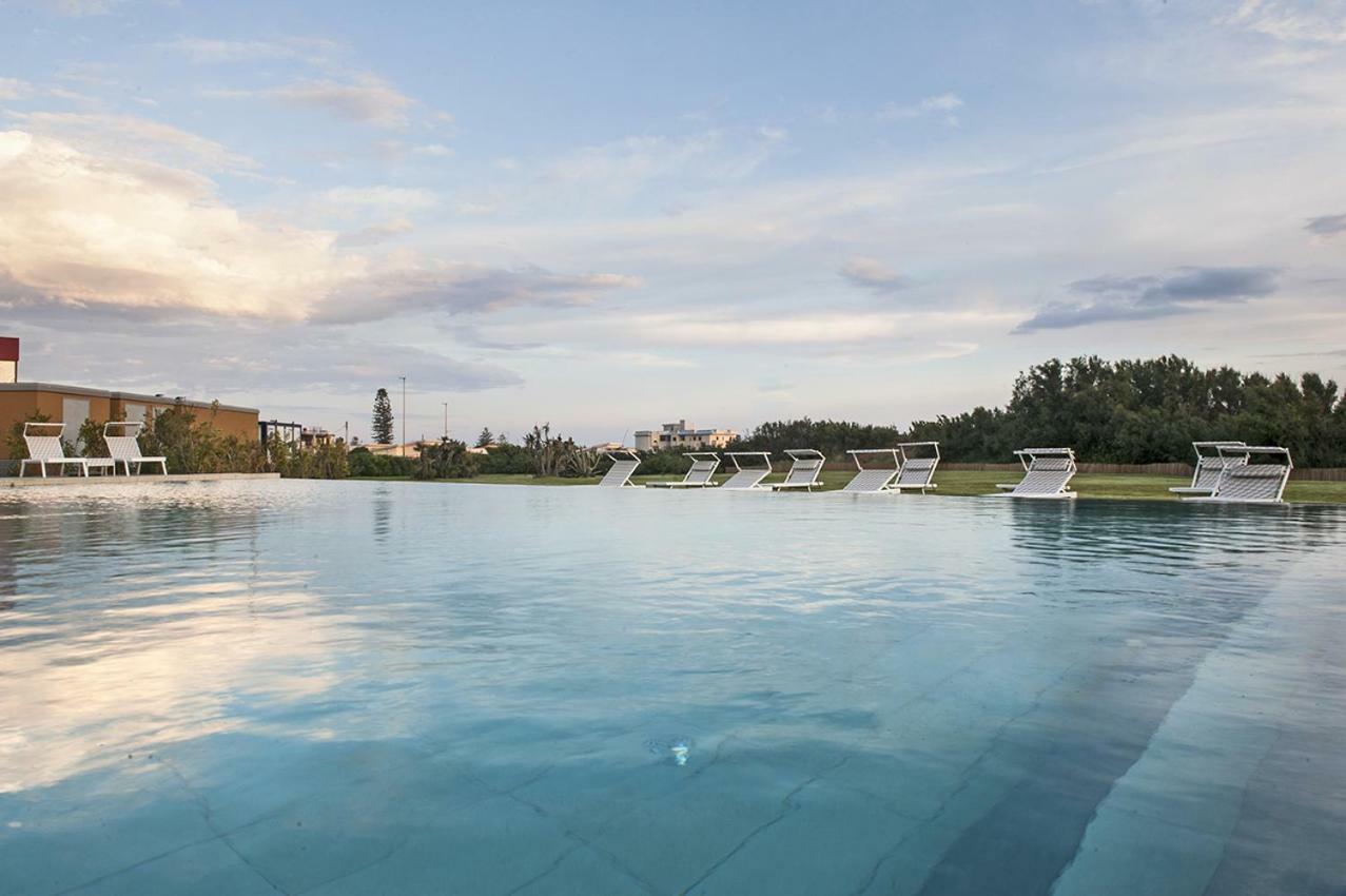 Modica Beach Resort มารีนาดิมอดิกา ภายนอก รูปภาพ